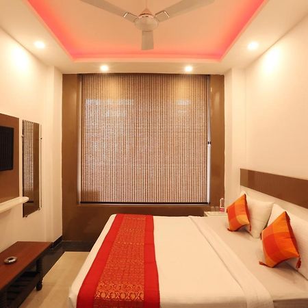 Hotel Sky Wood At Airport Nueva Delhi Exterior foto