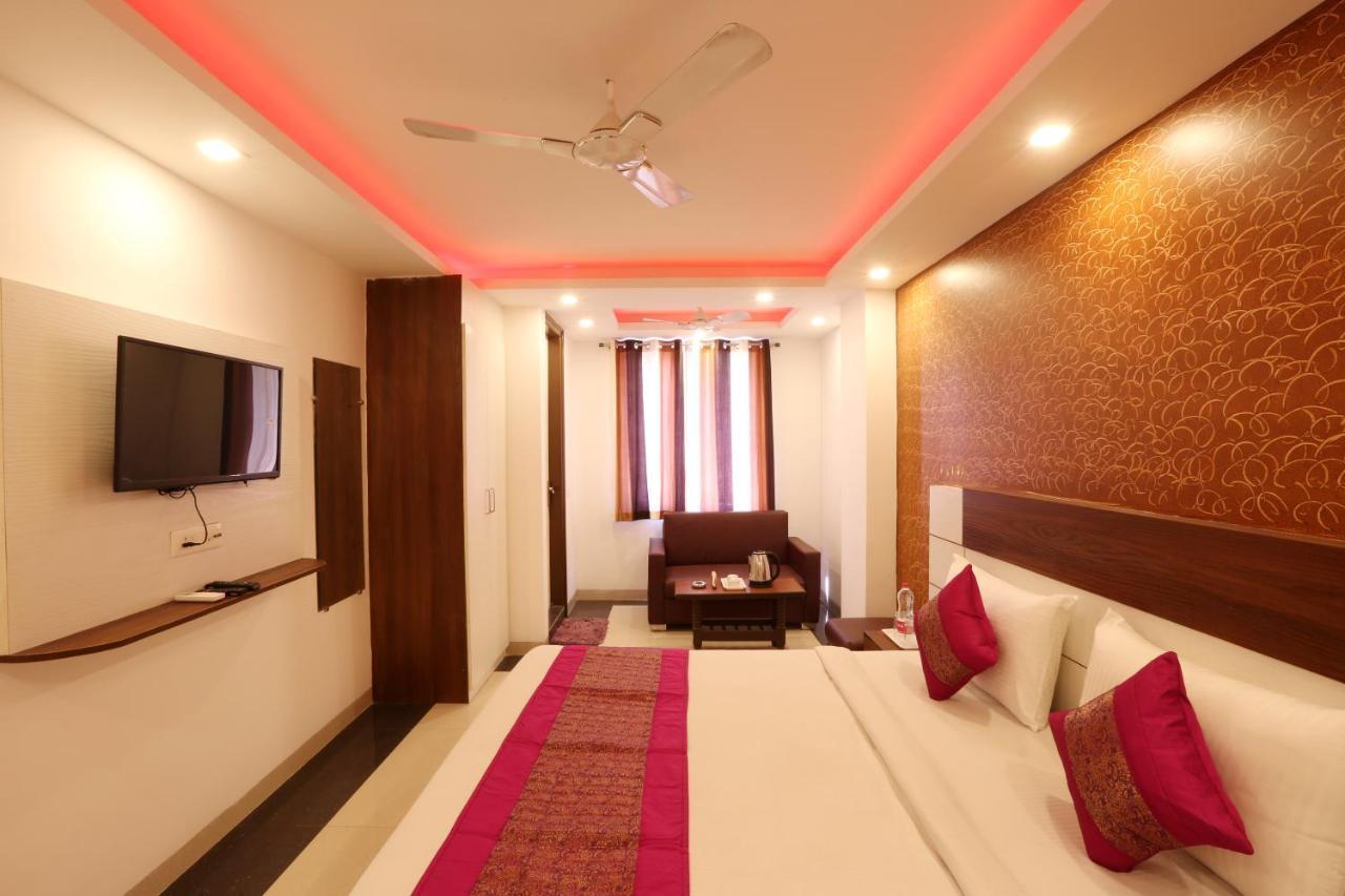 Hotel Sky Wood At Airport Nueva Delhi Exterior foto