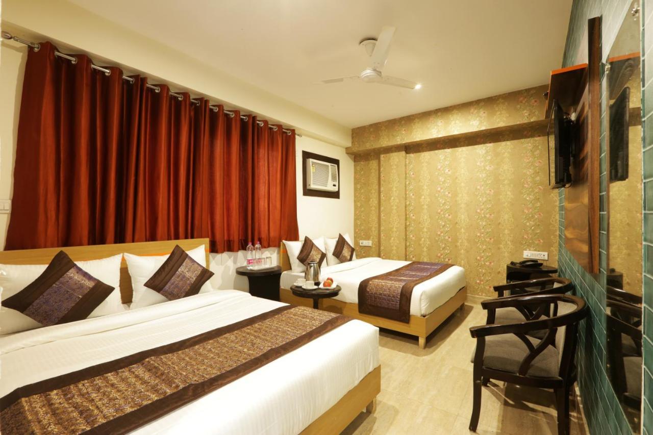 Hotel Sky Wood At Airport Nueva Delhi Exterior foto