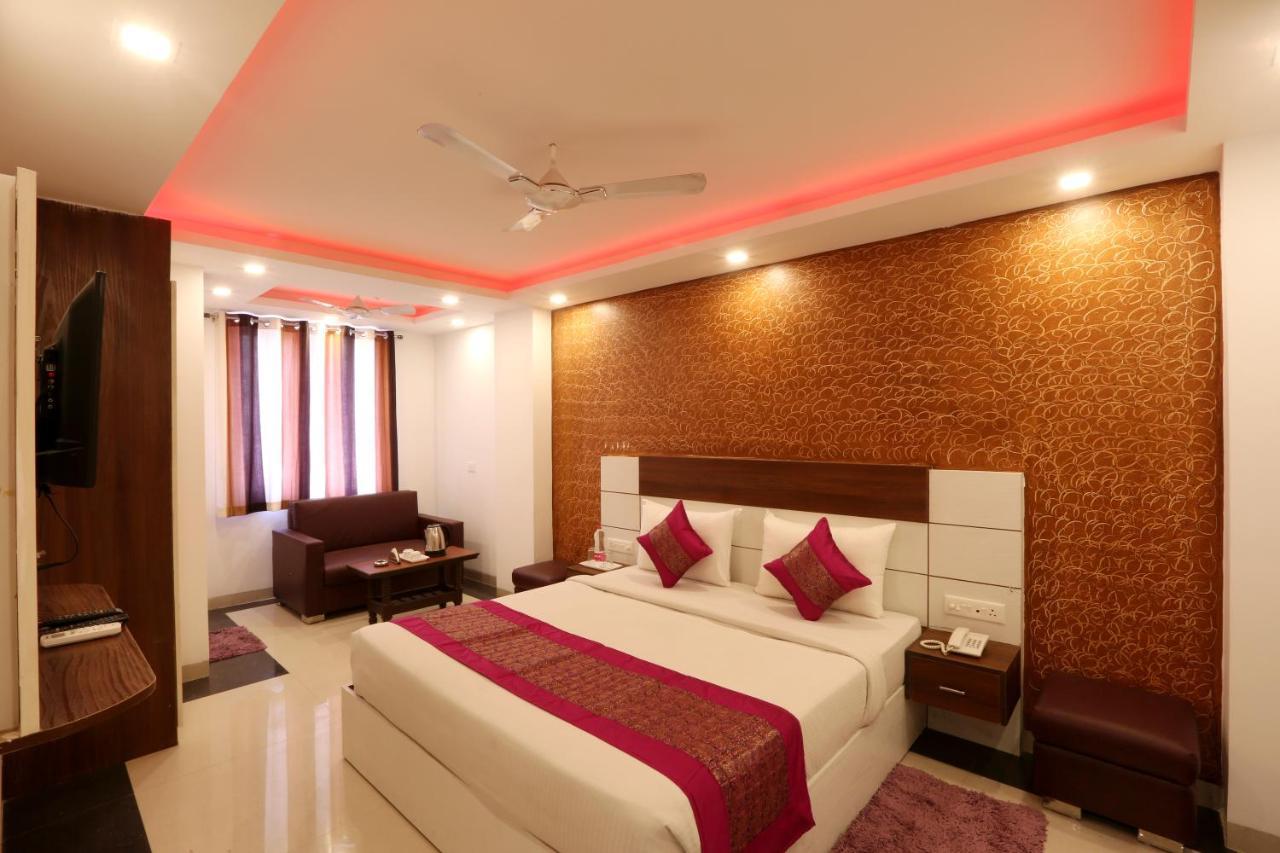Hotel Sky Wood At Airport Nueva Delhi Exterior foto